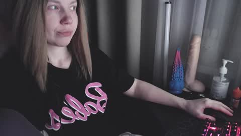 I have new photos come and see with love Molly online show from 02-04-25, 06:27