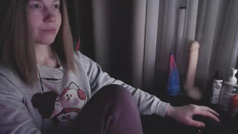 I have new photos come and see with love Molly online show from 02-10-25, 06:13