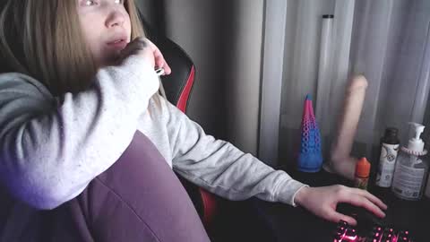 I have new photos come and see with love Molly online show from 02-10-25, 09:25