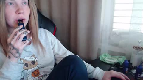 I have new photos come and see with love Molly online show from 09-24-25, 10:29