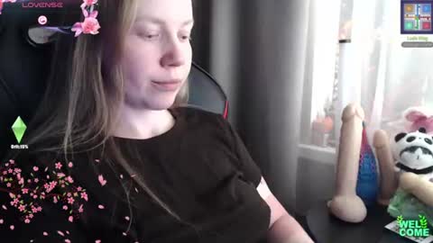 Snapshot of molly_royse chatting on 06-15-26, 06:59 I have new photos come and see with love Molly online show from 06-15-26, 06:59