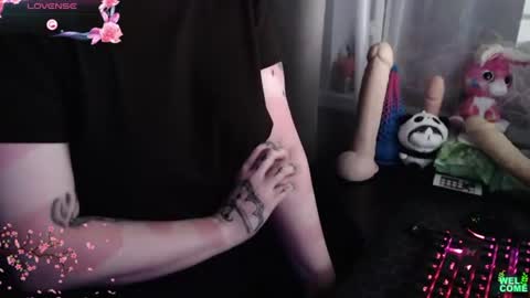 Snapshot of molly_royse chatting on 06-16-26, 02:25 I have new photos come and see with love Molly online show from 06-16-26, 02:25