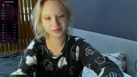 Snapshot of molly_smolly_ chatting on 01-10-25, 03:16 lo online show from 01-10-25, 03:16
