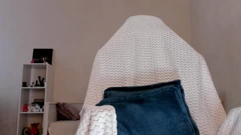 Molly online show from 03-06-25, 07:14