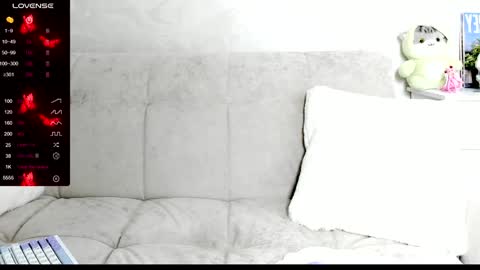 Snapshot of molly_sweetbaby chatting on 01-21-25, 08:43 Ill tell you when were private online show from 01-21-25, 08:43