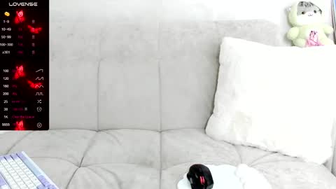 Snapshot of molly_sweetbaby chatting on 02-19-25, 06:21 Ill tell you when were private online show from 02-19-25, 06:21