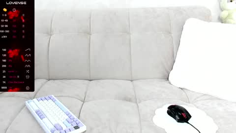 Snapshot of molly_sweetbaby chatting on 02-25-25, 01:28 Ill tell you when were private online show from 02-25-25, 01:28