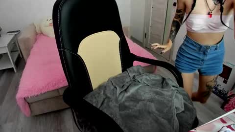 Snapshot of molly_sweetbaby chatting on 09-08-25, 02:16 Ill tell you when were private online show from 09-08-25, 02:16