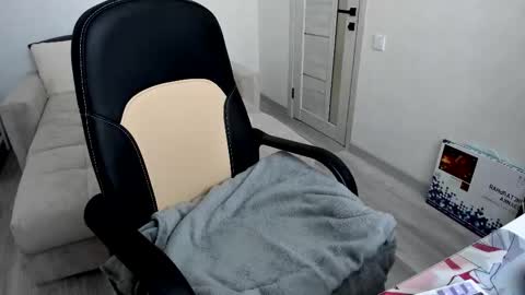 Snapshot of molly_sweetbaby chatting on 09-19-25, 11:33 Ill tell you when were private online show from 09-19-25, 11:33