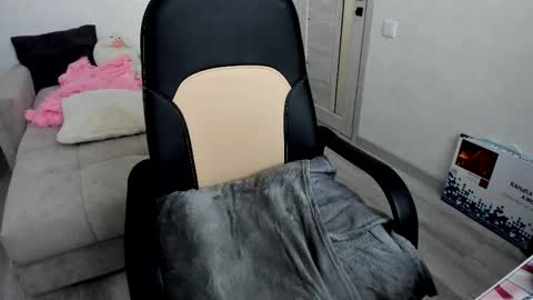 Snapshot of molly_sweetbaby chatting on 09-22-25, 11:45 Ill tell you when were private online show from 09-22-25, 11:45