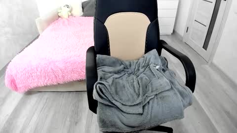 Snapshot of molly_sweetbaby chatting on 10-10-25, 12:26 Ill tell you when were private online show from 10-10-25, 12:26