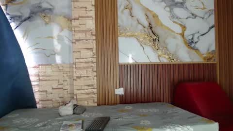 mollyandsam303av online show from 04-08-26, 07:47