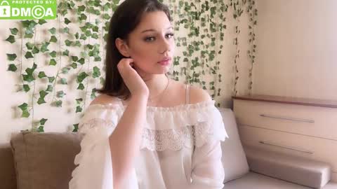 Molly online show from 03-26-26, 11:49