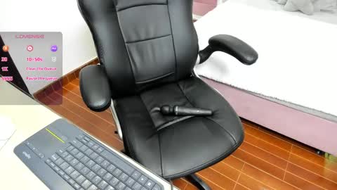 Snapshot of mollycraft chatting on 02-20-25, 11:31 Molly online show from 02-20-25, 11:31