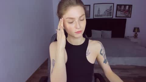 Snapshot of mollydangerous chatting on 01-29-25, 10:58 Taisha online show from 01-29-25, 10:58