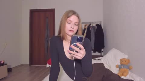 Snapshot of mollydangerous chatting on 02-21-25, 04:05 Taisha online show from 02-21-25, 04:05