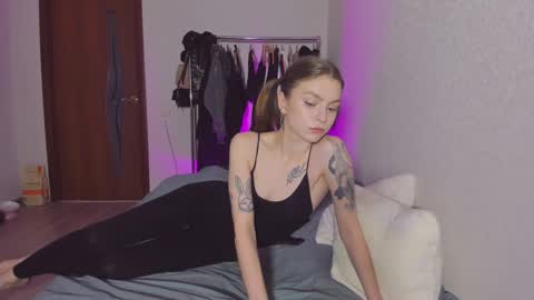 Snapshot of mollydangerous chatting on 02-26-25, 04:14 Taisha online show from 02-26-25, 04:14