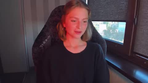 Snapshot of mollydangerous chatting on 09-23-25, 05:54 Taisha online show from 09-23-25, 05:54