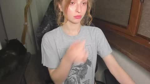 Snapshot of mollydangerous chatting on 10-13-25, 05:46 Taisha online show from 10-13-25, 05:46