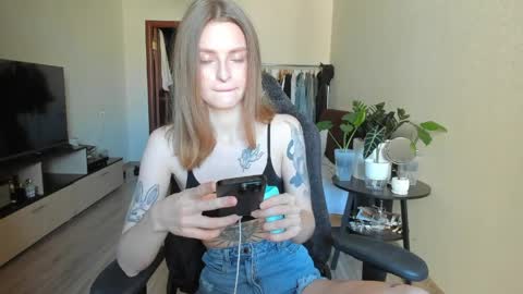 Snapshot of mollydangerous chatting on 05-24-26, 02:55 Taisha online show from 05-24-26, 02:55