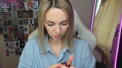 Molly online show from 10-17-25, 01:20