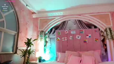 Snapshot of mollydoll_amour chatting on 06-24-26, 11:42 MollyDoll online show from 06-24-26, 11:42