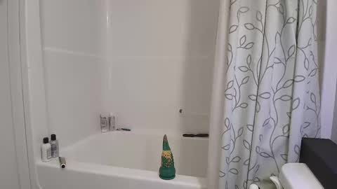 Snapshot of mollygordan chatting on 12-14-24, 01:16 Molly Gordan online show from 12-14-24, 01:16