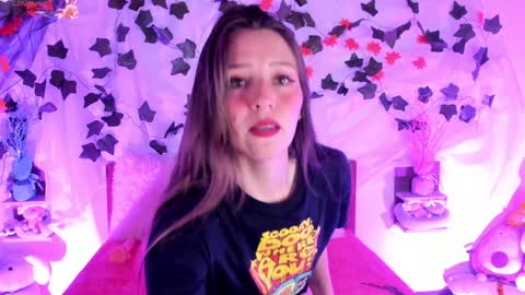 Snapshot of mollylewis18 chatting on 02-03-25, 02:03 New girl Emily Valentina Michelle online show from 02-03-25, 02:03