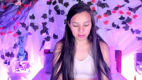 Snapshot of mollylewis18 chatting on 02-06-25, 09:49 New girl Emily Valentina Michelle online show from 02-06-25, 09:49