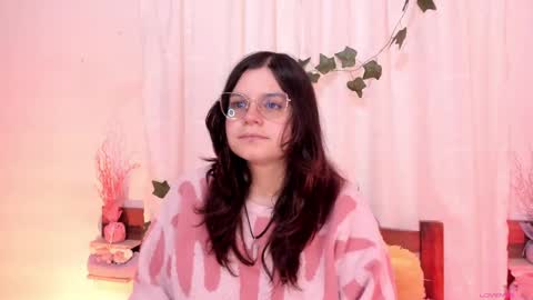 Snapshot of mollylewis18 chatting on 02-11-25, 07:16 New girl Emily Valentina Michelle online show from 02-11-25, 07:16