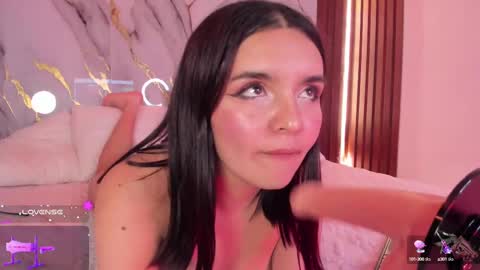 Snapshot of mollylewis18 chatting on 09-16-25, 03:40 New girl Emily Valentina Michelle online show from 09-16-25, 03:40