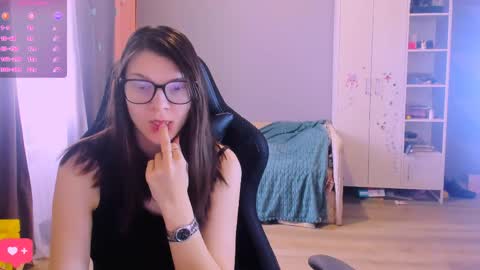  KIRA  online show from 03-23-26, 02:37