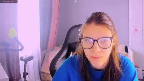  KIRA  online show from 04-11-26, 05:12