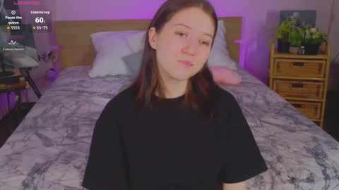 Snapshot of mollymmay chatting on 02-18-26, 10:00 Molly online show from 02-18-26, 10:00