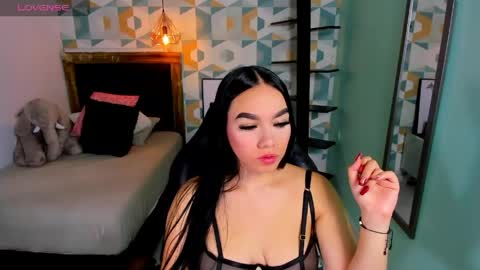 MOLLY online show from 05-04-26, 06:48