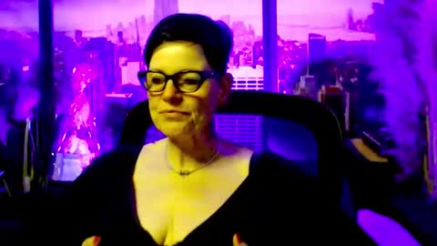 Snapshot of mollysun chatting on 04-28-26, 04:45 MollySun Nina Randmann online show from 04-28-26, 04:45