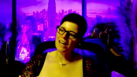 Snapshot of mollysun chatting on 05-28-26, 05:10 MollySun Nina Randmann online show from 05-28-26, 05:10