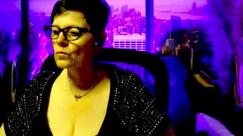 Snapshot of mollysun chatting on 05-31-26, 04:36 MollySun Nina Randmann online show from 05-31-26, 04:36