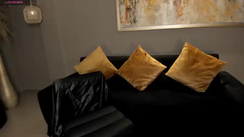Snapshot of mollysunders_ chatting on 06-27-26, 11:37 Molly Sunders online show from 06-27-26, 11:37