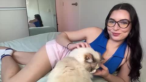 Molly online show from 10-01-25, 11:22