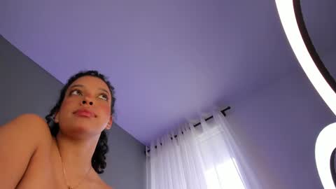 Snapshot of mollyybloom chatting on 12-31-24, 04:35 Molly online show from 12-31-24, 04:35