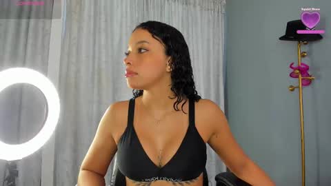 Snapshot of mollyybloom chatting on 09-11-25, 12:49 Molly online show from 09-11-25, 12:49