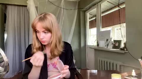 Snapshot of molyangel chatting on 06-15-26, 01:24 Oksana online show from 06-15-26, 01:24