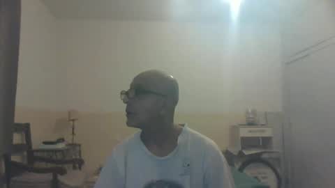 Snapshot of moment71200 chatting on 01-04-25, 10:13 moment71200 online show from 01-04-25, 10:13