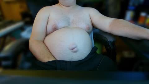 momentofs123 online show from 12-16-25, 05:45