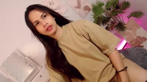 MOMIKHEM online show from 09-19-25, 07:32