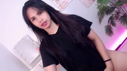 MOMIKHEM online show from 10-08-25, 06:22