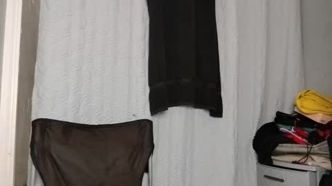 Mommy bubbles online show from 03-08-25, 01:57