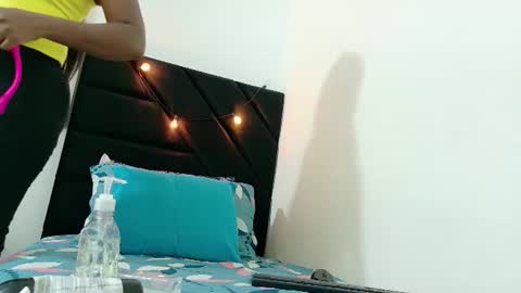Snapshot of mommywebcam chatting on 07-04-26, 02:51 DINAH online show from 07-04-26, 02:51