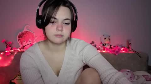 Momo online show from 03-12-26, 07:53